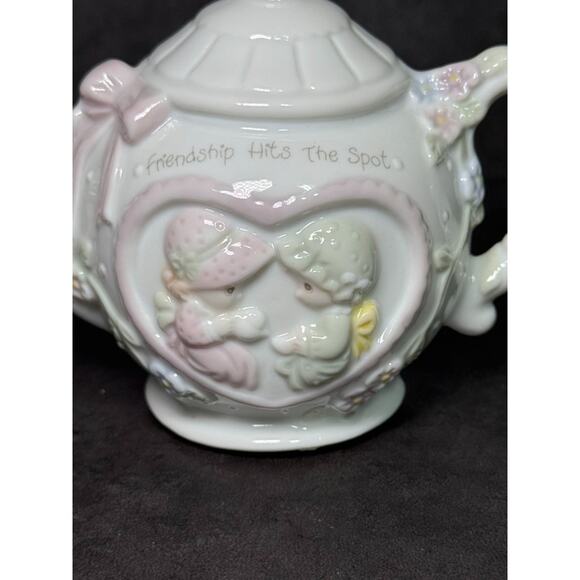 Vintage 1993 Precious Moments “Friendship Hits The Spot” Teapot Figurine - Picture 2 of 7